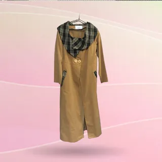 ترنچ‌کت استردار رنگ خردلی