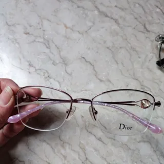 عینک طبی و افتابی زنانه