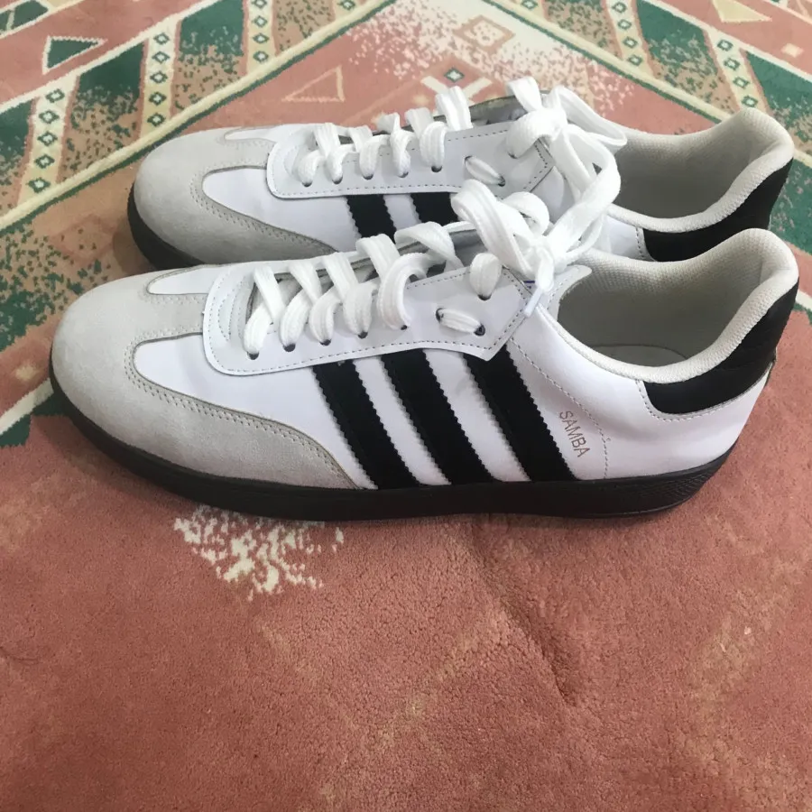 کفش نو و شیک سامبا