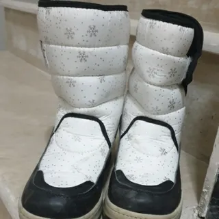 بوت دخترانه برفی