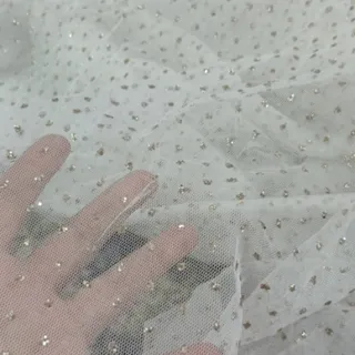 تور سفید اکلیل دار