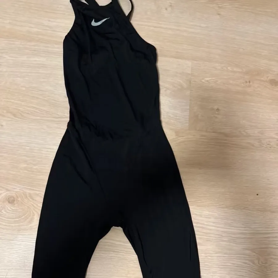 سرهمی نایک ورزشی