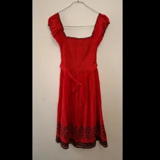 پیراهن حاشیه خامه دوزی