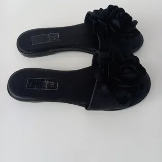 دمپایی روفرشی