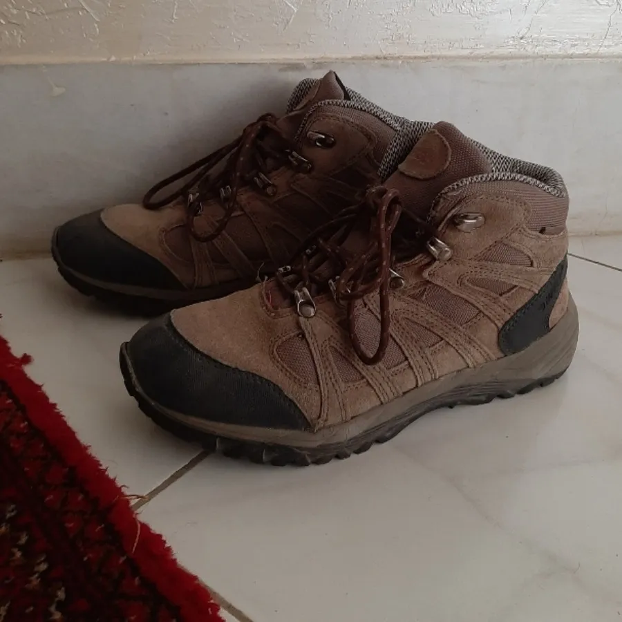 کفش کوه و کمپینگ