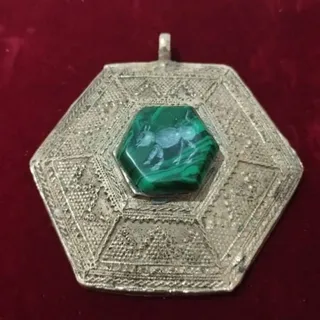 گردن آویز ورشو قدیمی زیبا