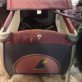 تخت همراه مادر پیرکارتین