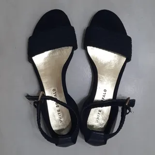 صندل تخت مشکی بوفالو سفید