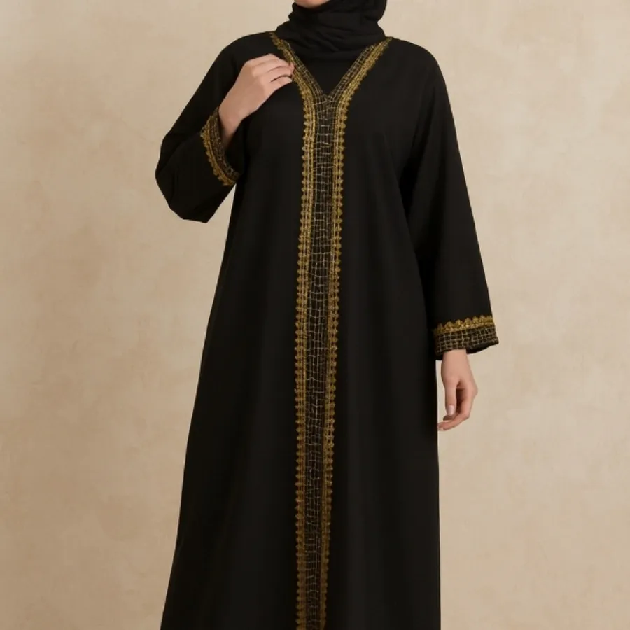 عبای مشکی با گلدوزی طلایی