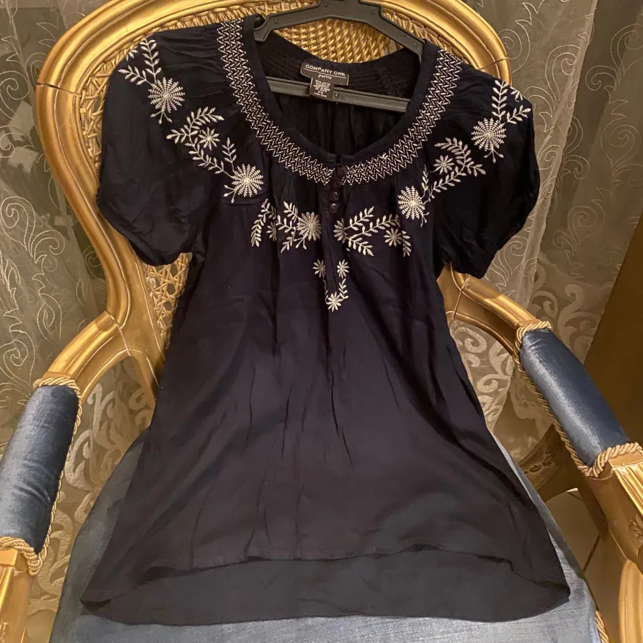 بلوز نخی گلدوزی