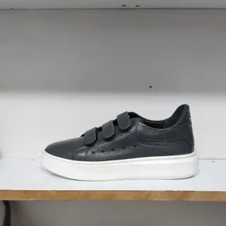 کتونی تمام چرم