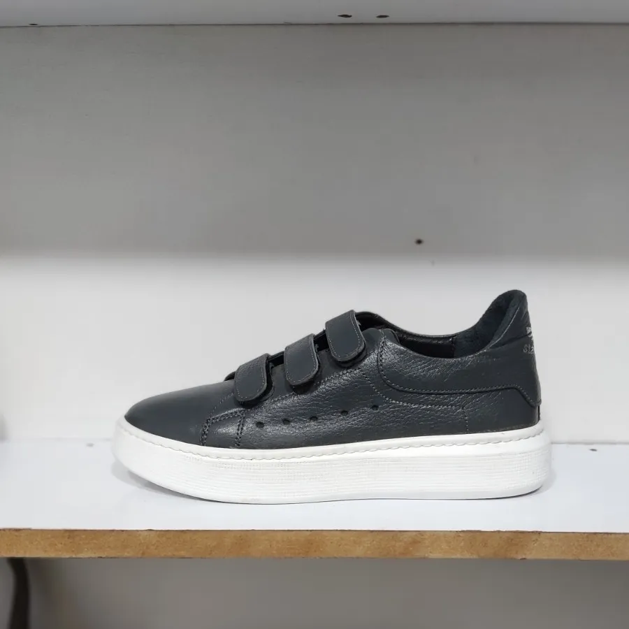 کتونی تمام چرم