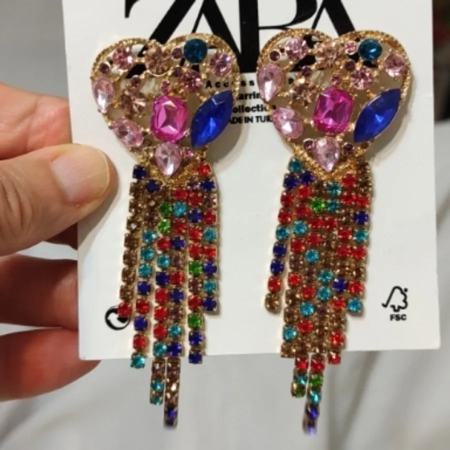 گوشواره طرح هندی پر نگین