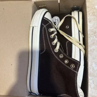 کفش کانورس قهوه ای