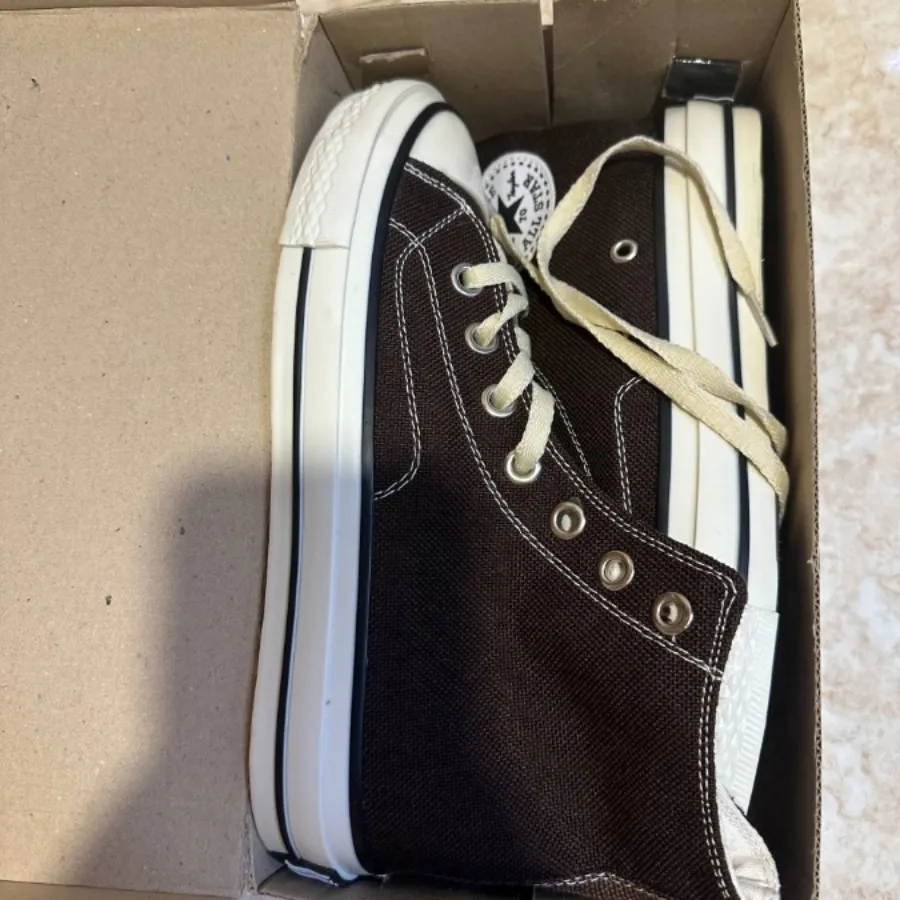 کفش کانورس قهوه ای