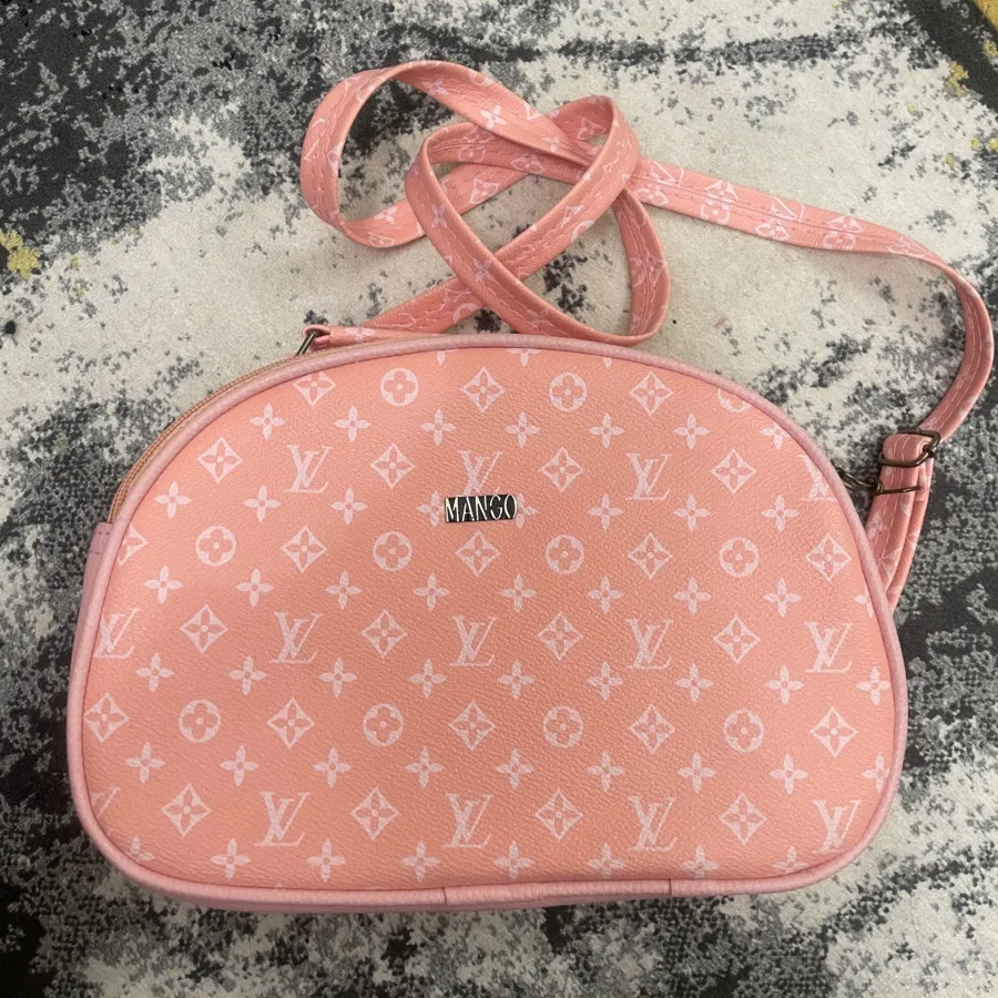 کیف صورتی لویی ویتون