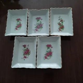 چینی گل سرخی