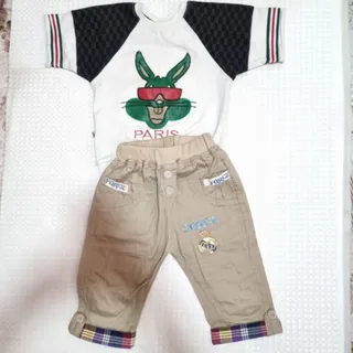 شلوارک و تیشرت