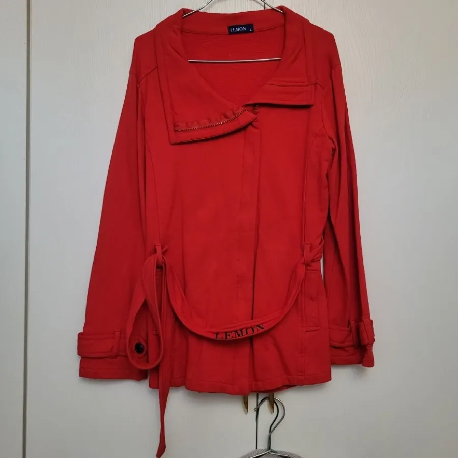 سویشرت قرمز