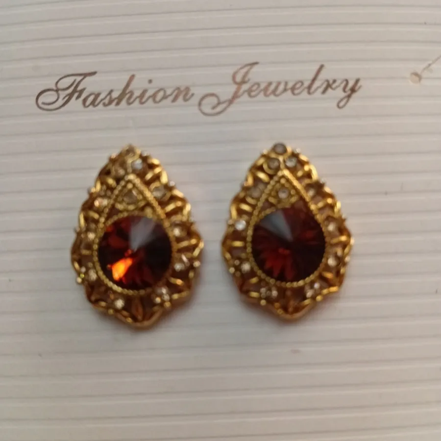 گوشواره طلایی نگیندار