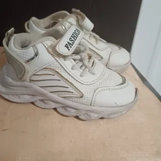 کتونی اسپرت سفید