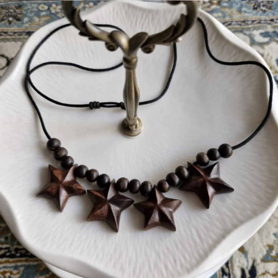 گردنبند چوبی زنانه