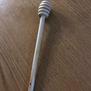 قاشق چوبی عسل