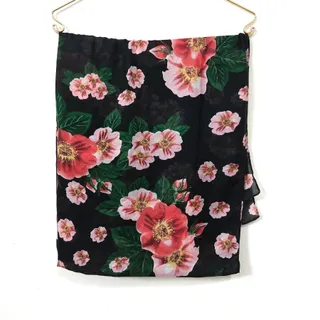 شال مشکی گلگلی