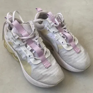 کفش اسپرت زنانه نایک