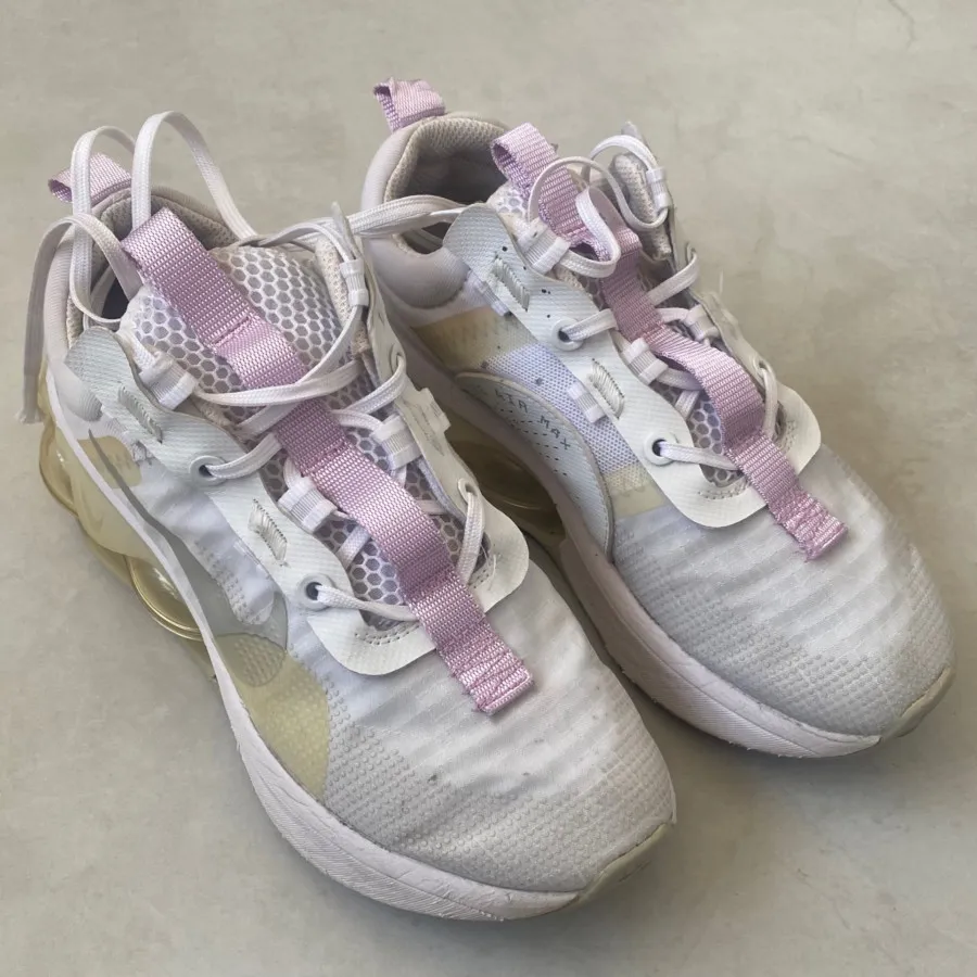 کفش اسپرت زنانه نایک