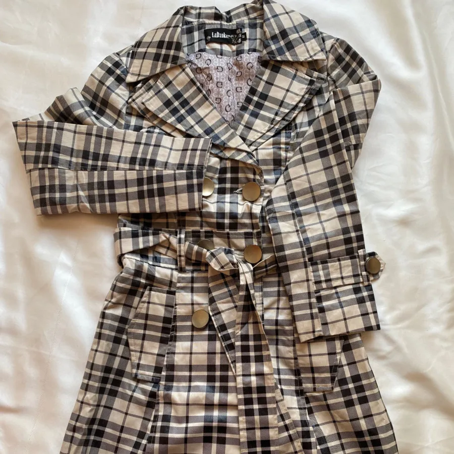 بارانی چهارخونه