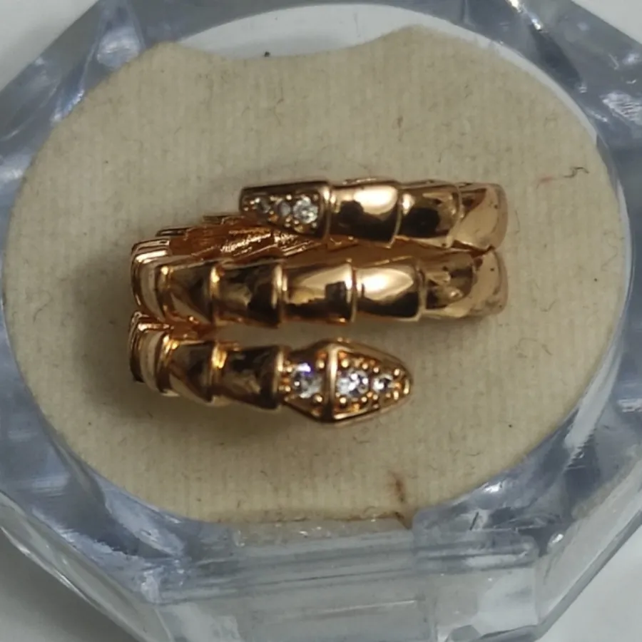 انگشترمار نگین دارکپی طلا