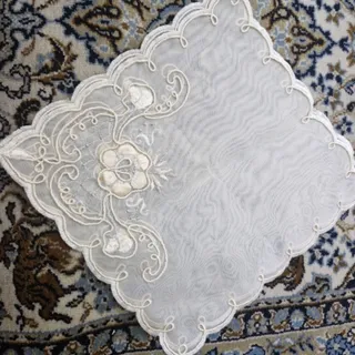 رومیزی حریر با خامه دوزی