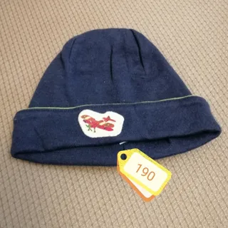 تعدادی کلاه دخترانه