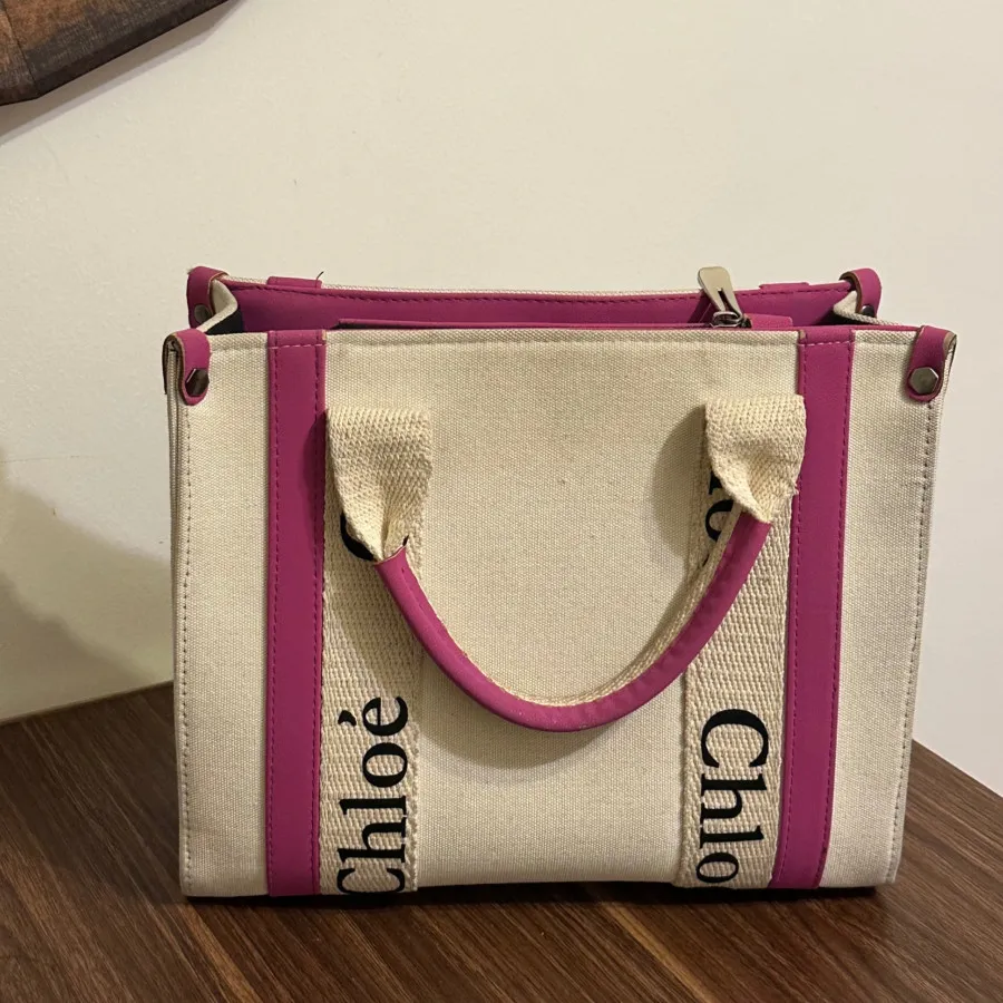 کیف دستی سفید و صورتی