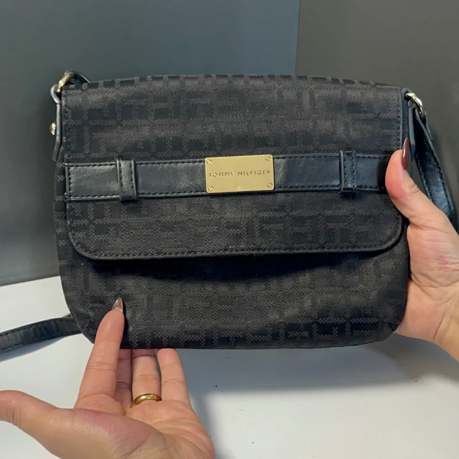 کیف کراس بادی تامی هیلفیگ