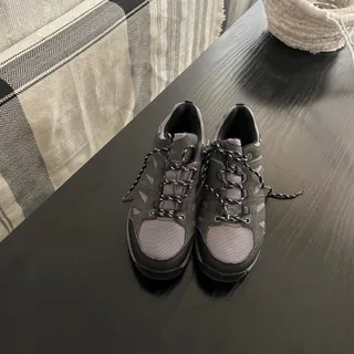 کفش کتانی ورزشی کریویت