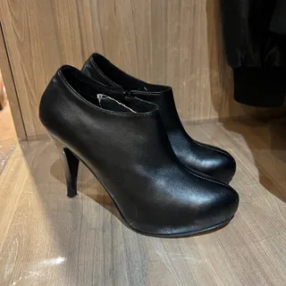 نیم بوت پاشنه دار