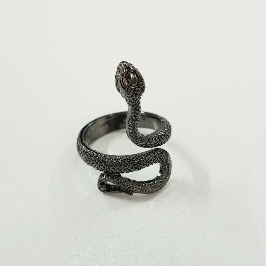 انگشتر طرح مار مشکی
