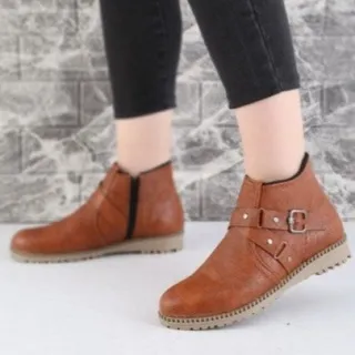 نیم بوت لینا