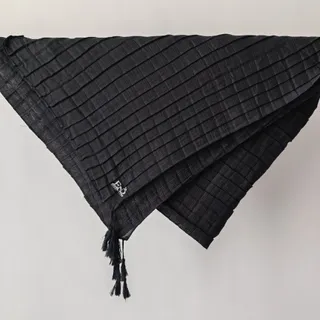 روسری مشکی پلیسه