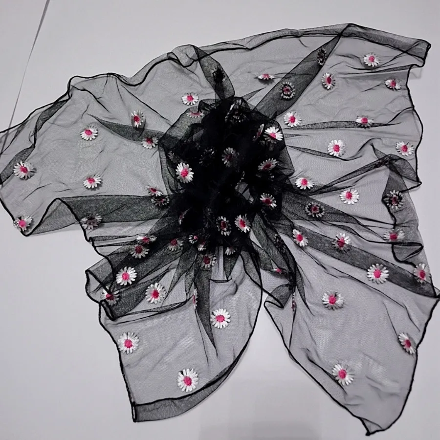 اسکارف گلدوزی