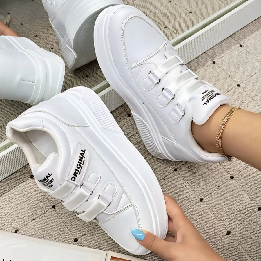 کتونی/ اسنیکرز لژدار