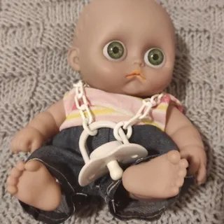 عروسک نی نی