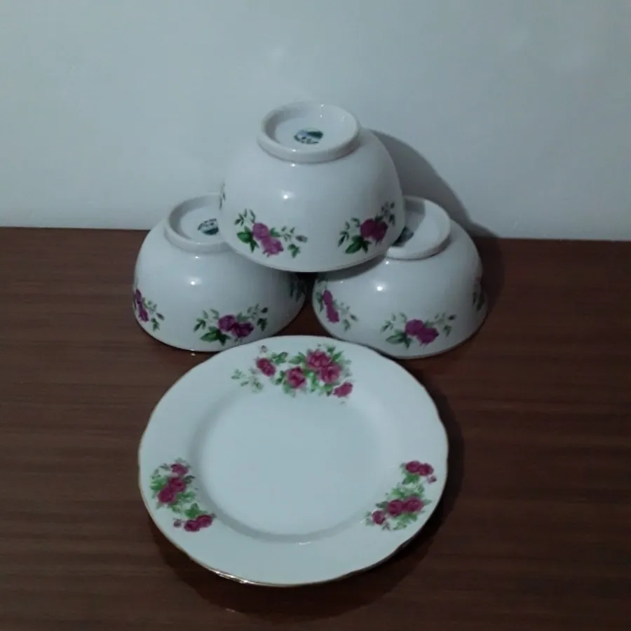 کاسه گل سرخی