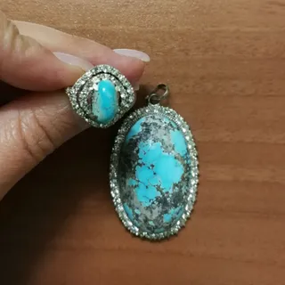 گردنی و انگشتر