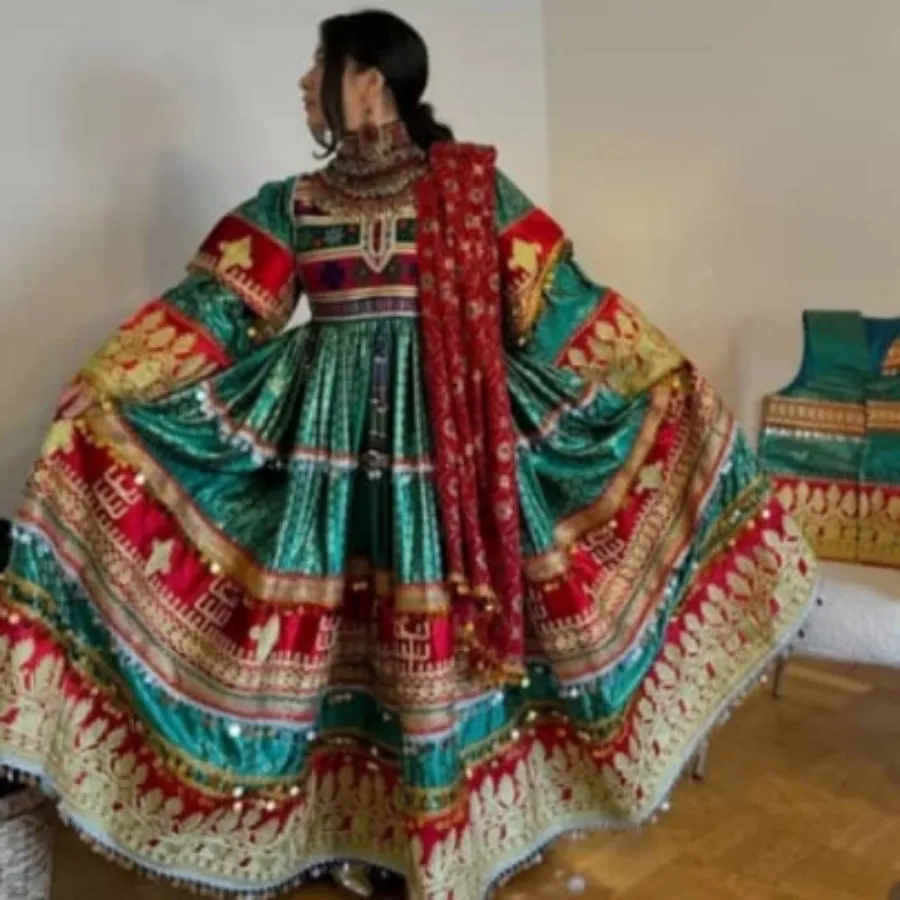 لباس گند مجلسی و محلی