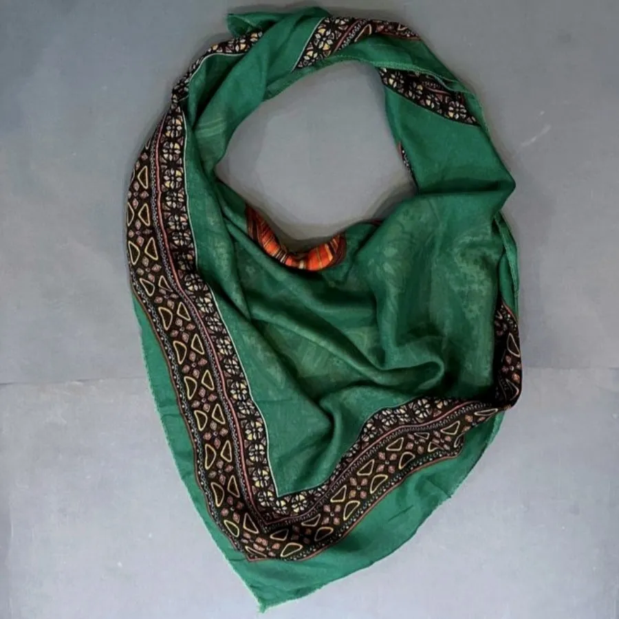 روسری نخی لطیف