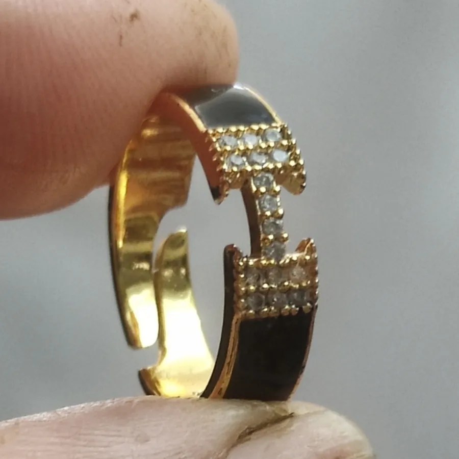 انگشتر پرنگین ومینا کاری