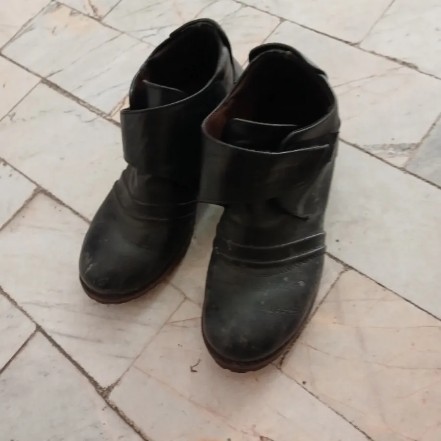 بوت دخترانه طبیعی